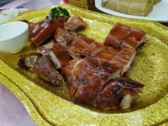 烧乳猪-琼发酒楼