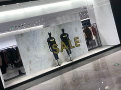 -URBAN REVIVO(上海中庚漫游城店)