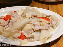 杏鲍菇竹耳爽肉片-十三式重庆江湖菜(金茂览秀城店)