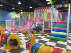-爱萌盟婴童成长中心(泛悦店)