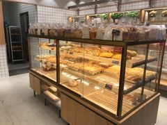 面包甜点陈列柜-面包新语(滨湖万达店)