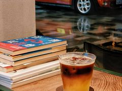 菠萝冰美式-YEEGIN COFFEE也径咖啡