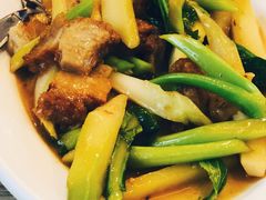芥蓝炒肉-建兴酒家(萨木亚店)