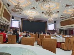 -东豪园林海鲜酒家(南港路辅路店)