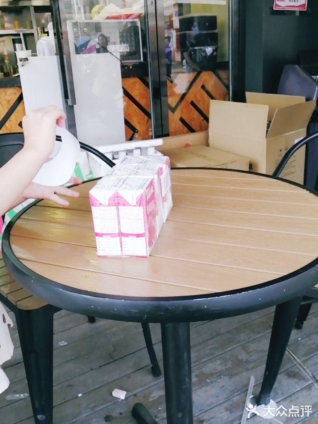 见到就想来一杯，实在比那些满杯的奶油更能掳获我心