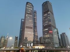 -陆家嘴空中步行连廊