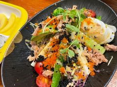 金枪鱼沙拉配黑鱼籽酱-鳗鱼家·深夜食堂(军博店)
