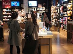 -九木杂物社(新奥购物中心店)