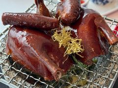 招牌脆皮乳鸽-悦轩中餐厅·高空江景·杭州柏悦酒店