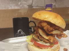 炸鸡肉汉堡-Grinder 绞肉机汉堡(武定路店)