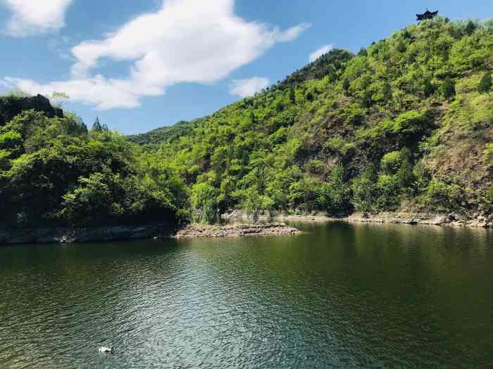 天盛湖生态风景区"门口的农家饭.就这一家.自己体验.