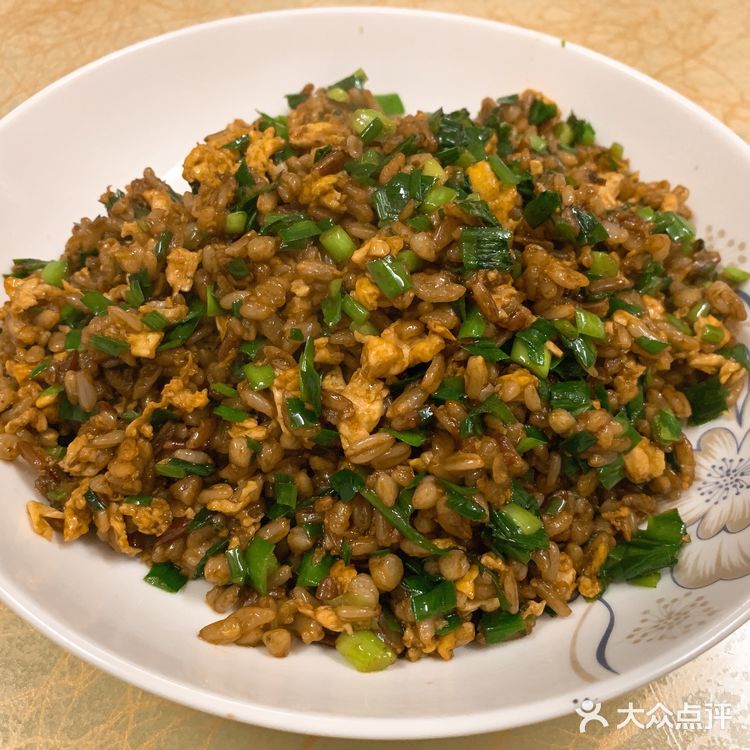 酱油韭菜蛋炒饭真是个美妙的味道~