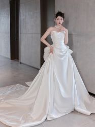 -不晚国际婚纱礼服
