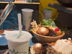 -湊湊火锅·茶憩(南京东路悦荟店)