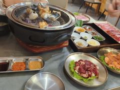 -围炉肉舍•炭烤活鳗•丹东海鲜烤肉(步行街店)