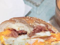 招牌咸牛肉芝士猪仔包-华嫂冰室(尖沙咀店)