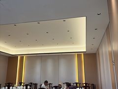 -梅利汴京烤鸭•开封豫菜地标店(东大街店)