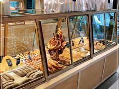 面包甜点陈列柜-Dough&Joe团憩(瑞虹天地月亮湾店)