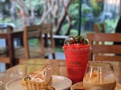 -Chom Cafe and Restaurant
