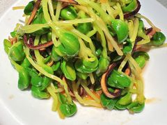 凉拌豆苗-阿达师傅鱼汤面