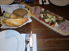 冷切拼盘配面包篮-1886德国汽车餐厅(外滩十六铺码头店)