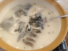 浓汤鱼头-浔味·山屿湖·正宗淳牌全鱼宴老字号