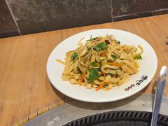 -咱屯子铁锅炖直营店(保利店)