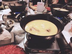 -鲜入围煮花胶鸡海鲜火锅