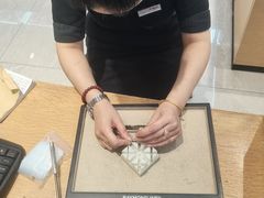 -亨吉利世界名表中心(砂之船奥莱店)