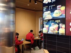 -麦当劳(展览路店)