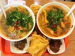 招牌螺蛳粉-螺小胖柳州螺蛳粉(钟楼总店)