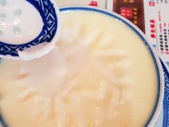 -广信牛奶甜品世家(台东店)