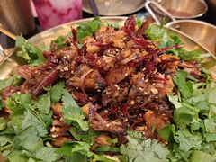 麻辣手撕兔-何师烧烤Pro ·江湖川菜·小龙虾·精酿啤酒(太古里旗舰店)