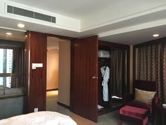 -南京金鹰皇冠假日酒店