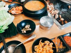 -肉甲韩国木炭烤肉(新壹街1店)