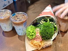 -瑞幸咖啡(华东理工大学商学院店)