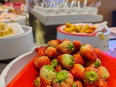 草莓-龍歌自助小火锅(市北CBD万达店)
