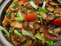 -云海肴·汽锅鸡·云南代表菜(天山百盛优客店)