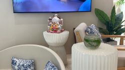 -洛伊科技抗衰护肤中心