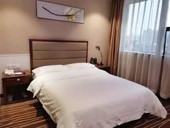 -怡华威斯达酒店(重庆医科大学附属儿童医院店)