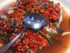 剁椒鱼头-辣得叫湘菜(四明店)