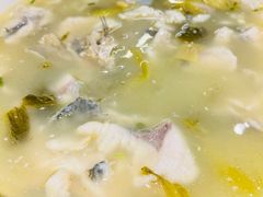 -严记小天府酸菜鱼(西四路店)