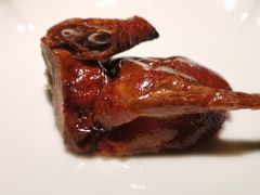 脆皮乳鸽-新荣记(南京西路店)