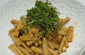 Fresh Tofu Skin with Chinese Toon Sprouts