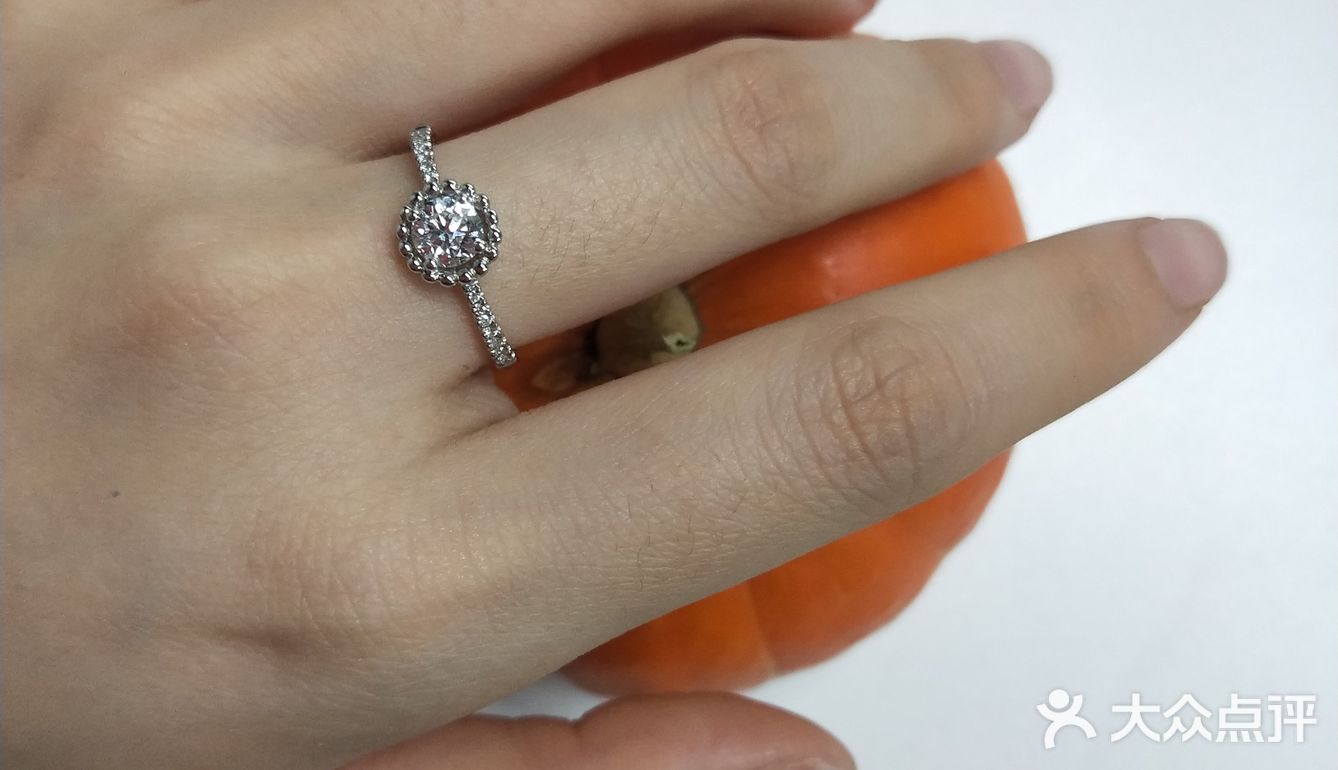 💍钻戒定制。给你不一样的爱❤