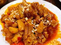 -爆炸头阿姨小四川正宗川味小吃(无任何分店)