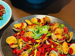 -曼听小寨海鲜烧烤·大连辣炒大王(盖州街店)