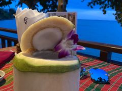 椰子水-卷心菜和避孕套餐厅(Pattaya)