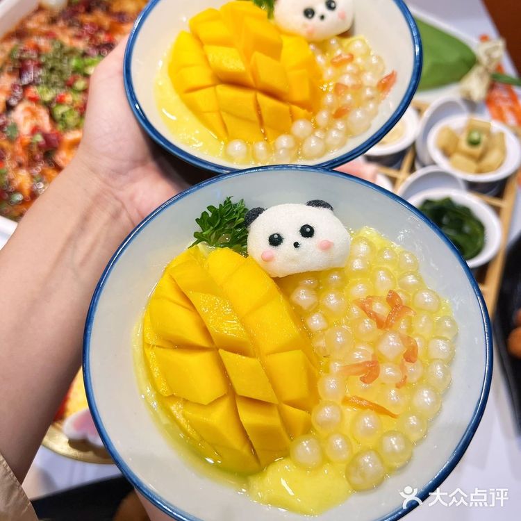 排队🤴扶摇树下终于开到经四路万达啦~