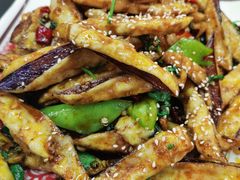 -郑小二山东特色炒鸡店(红小巷店)